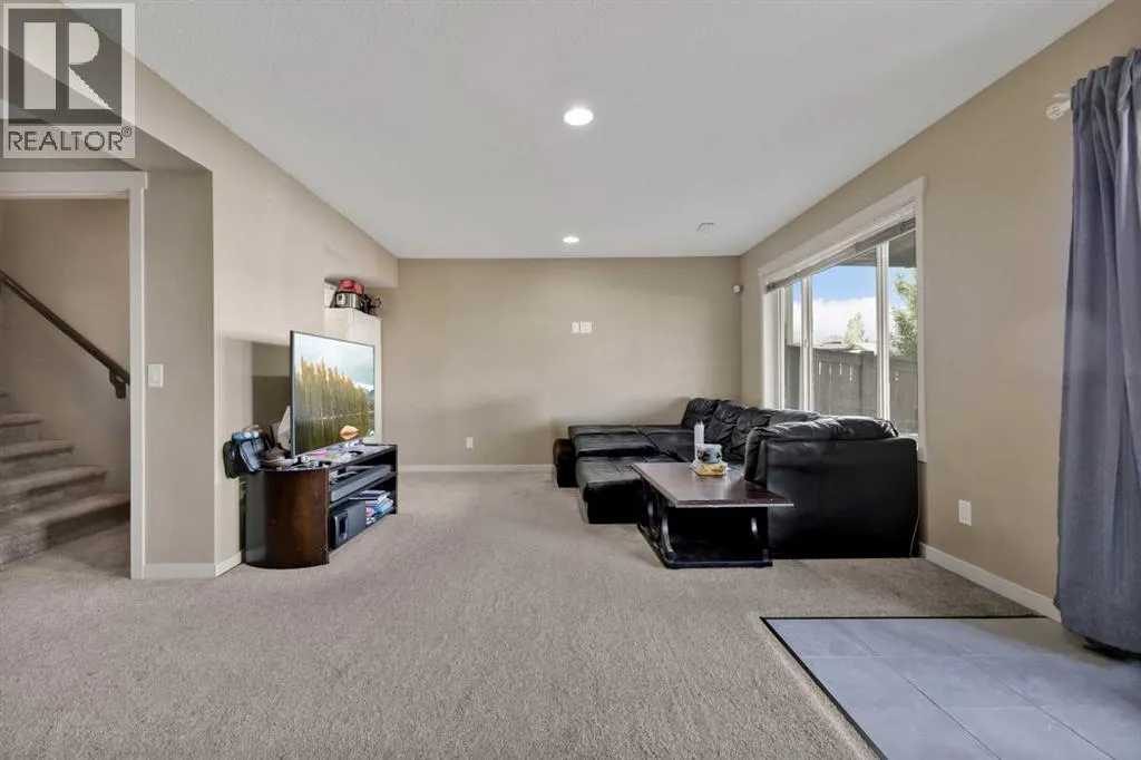 164 REUNION Grove NW