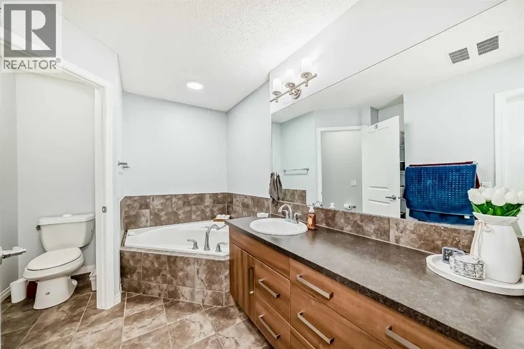 2357 Baywater Crescent SW