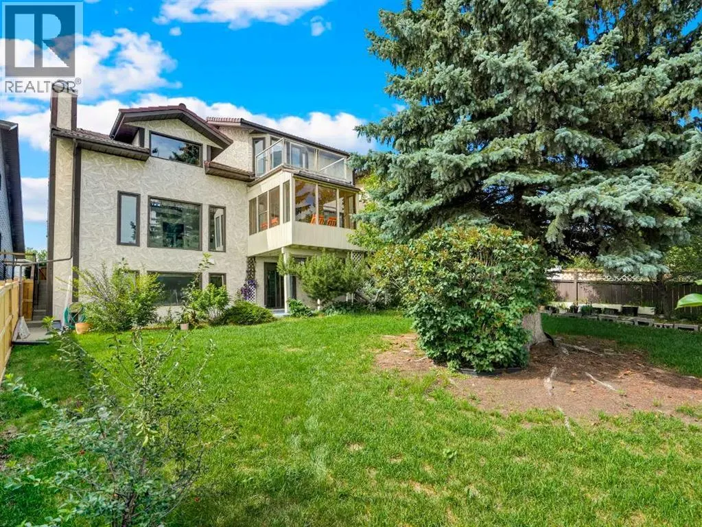 99 Hawkcliff Way NW