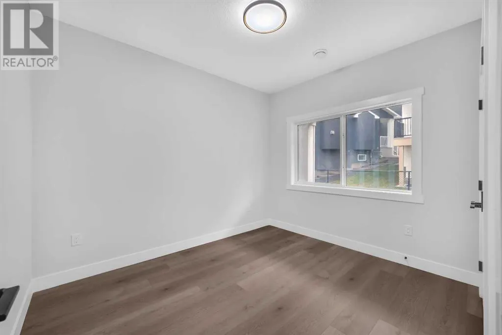 327 Kinniburgh Place