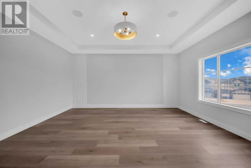 327 Kinniburgh Place