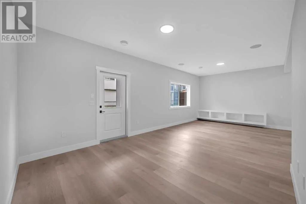 327 Kinniburgh Place