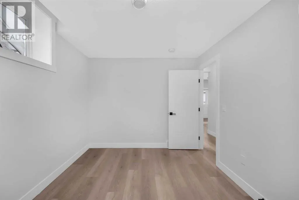 327 Kinniburgh Place
