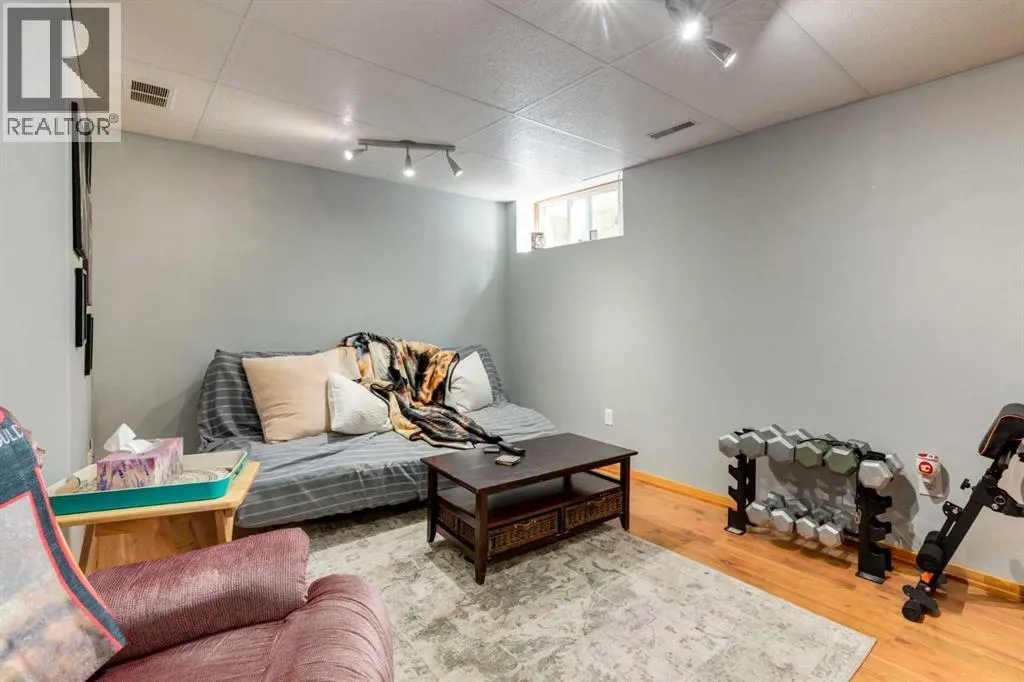 5, 135 Bow Ridge Drive