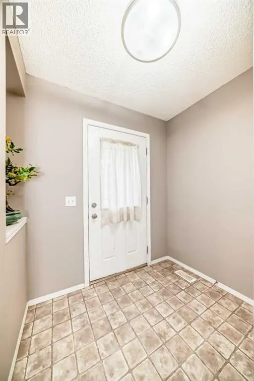 135 Copperstone Grove SE