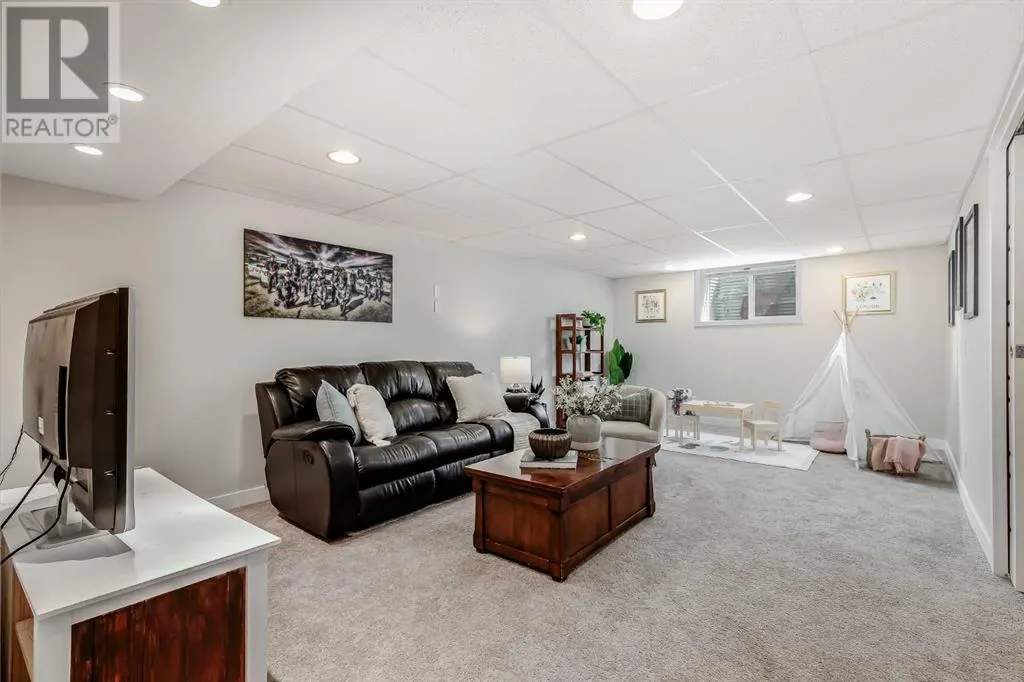 362 Williamstown Green NW