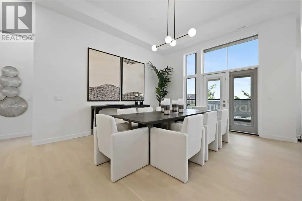 101, 160 Marina Cove SE