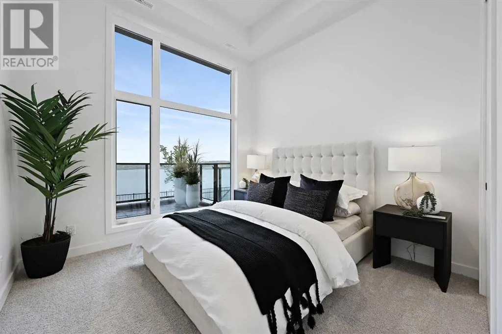 101, 160 Marina Cove SE