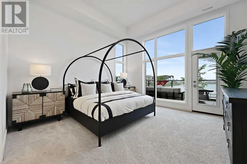 101, 160 Marina Cove SE