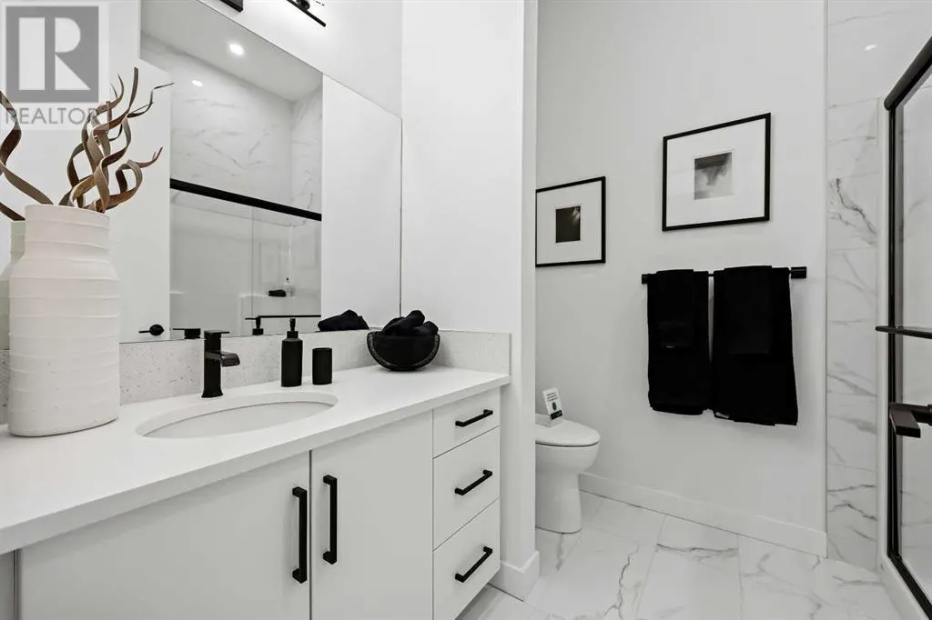 101, 160 Marina Cove SE