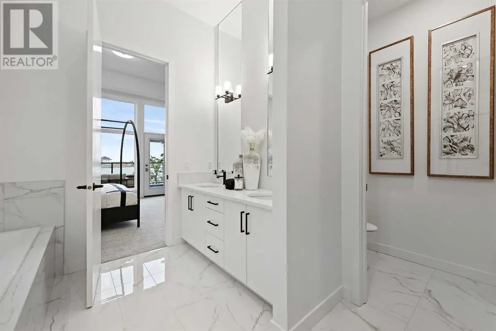 101, 160 Marina Cove SE