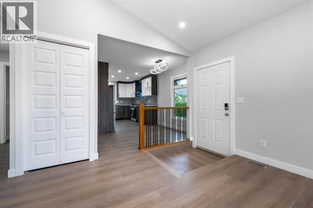 1132 Meadowbrook Drive SE