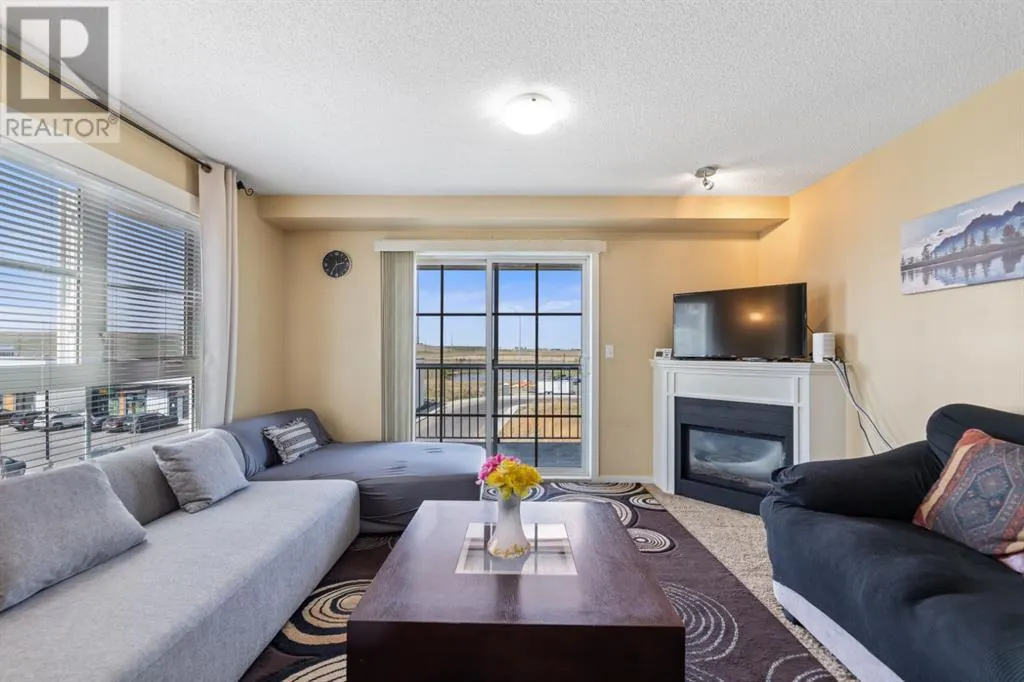 3306, 279 copperpond Common SE