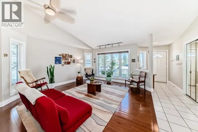 8 West Park Place