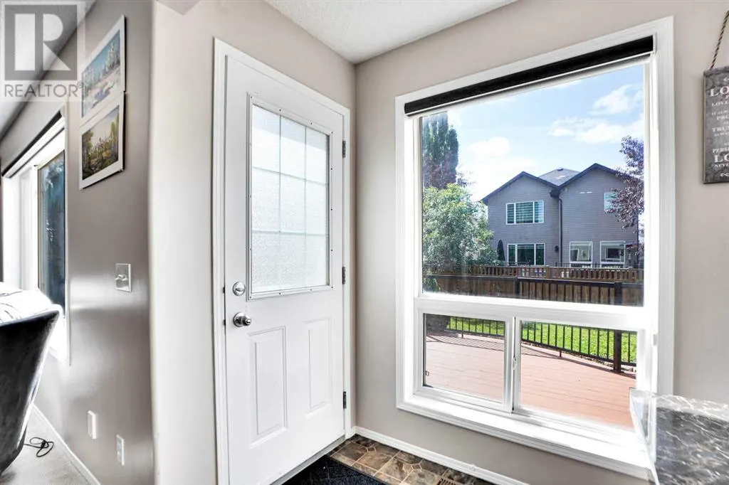 216 West Lakeview Circle
