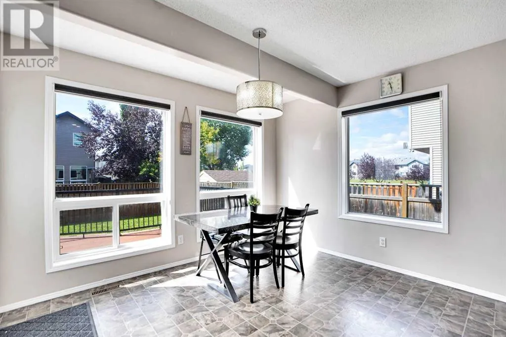216 West Lakeview Circle