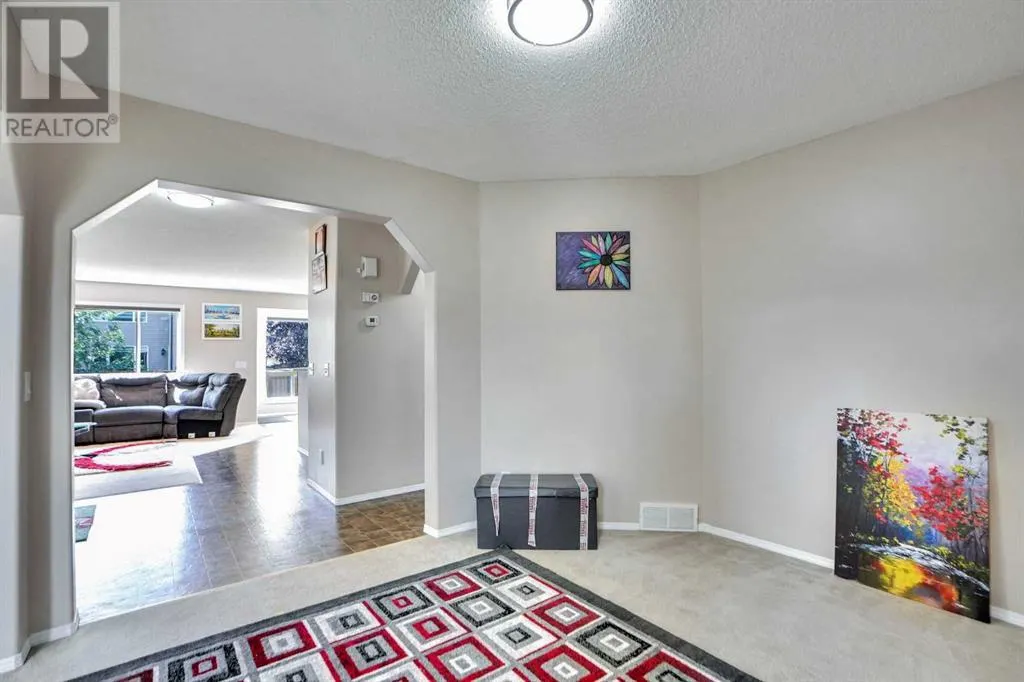 216 West Lakeview Circle