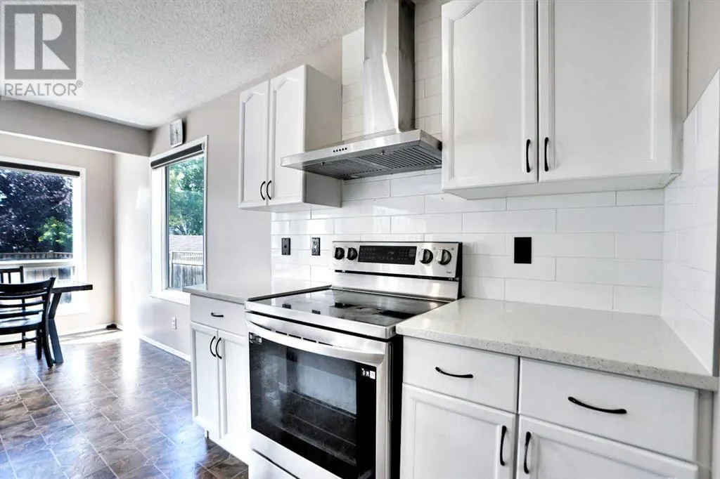 216 West Lakeview Circle