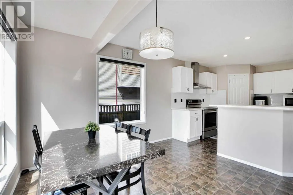 216 West Lakeview Circle