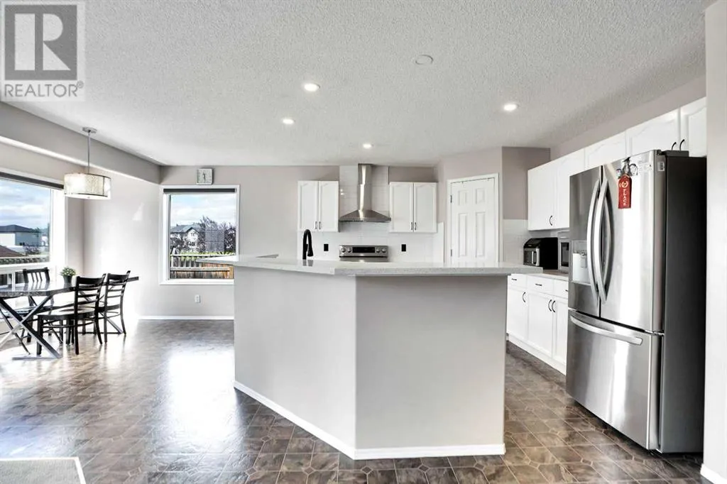 216 West Lakeview Circle