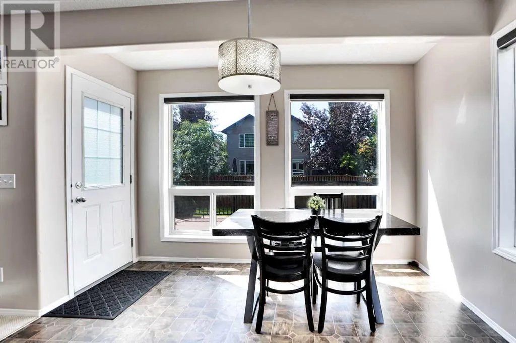 216 West Lakeview Circle