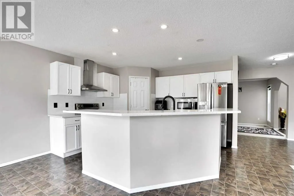 216 West Lakeview Circle