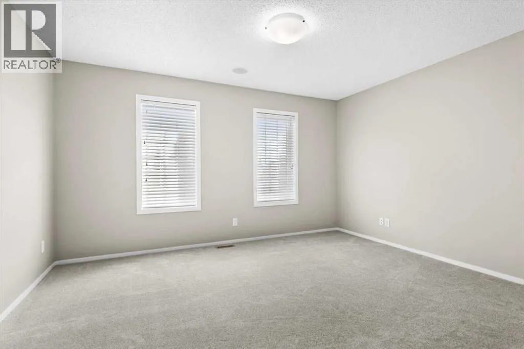 142 Mahogany Heights SE