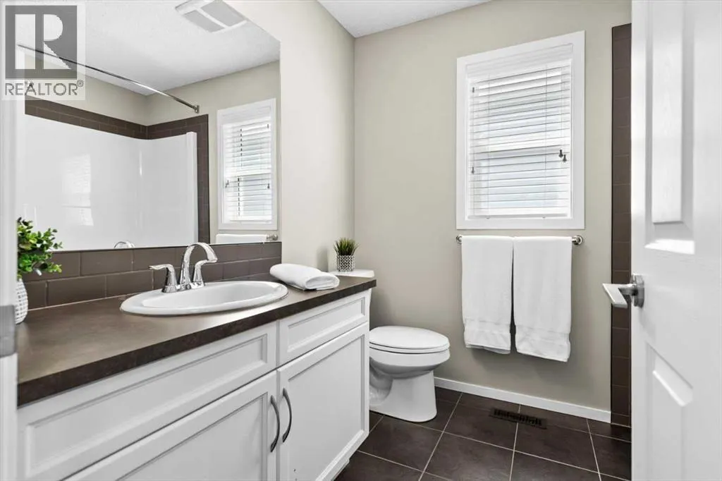 142 Mahogany Heights SE