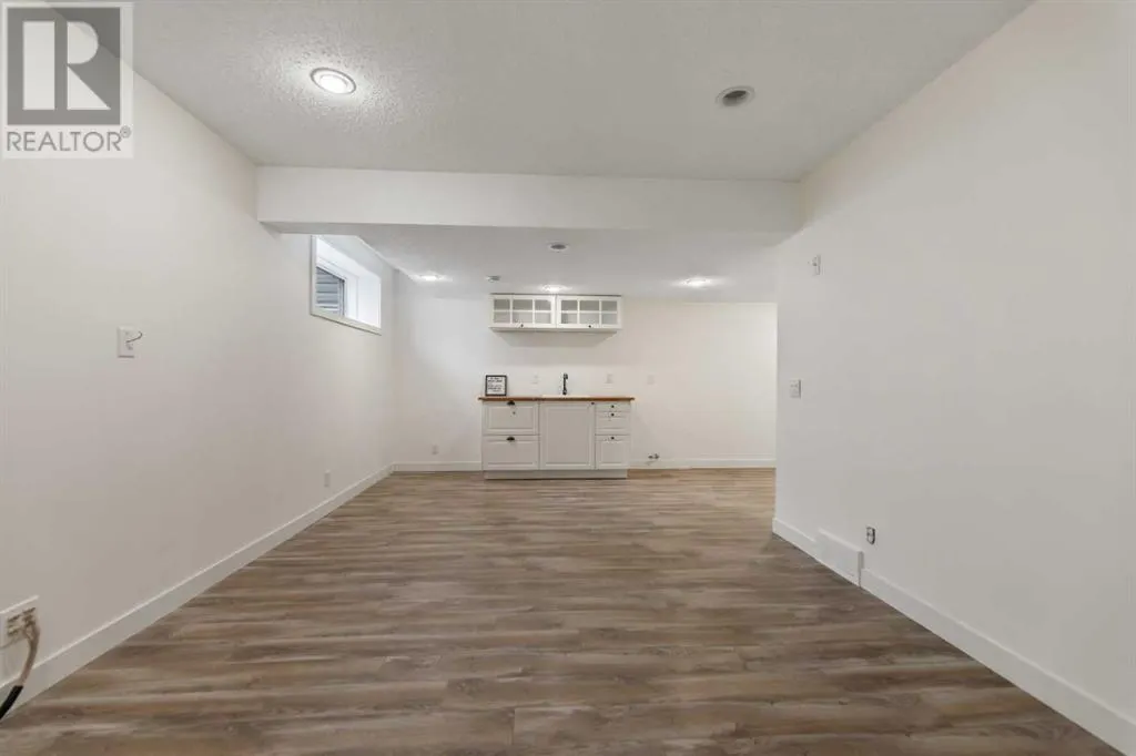 120 West Creek Green