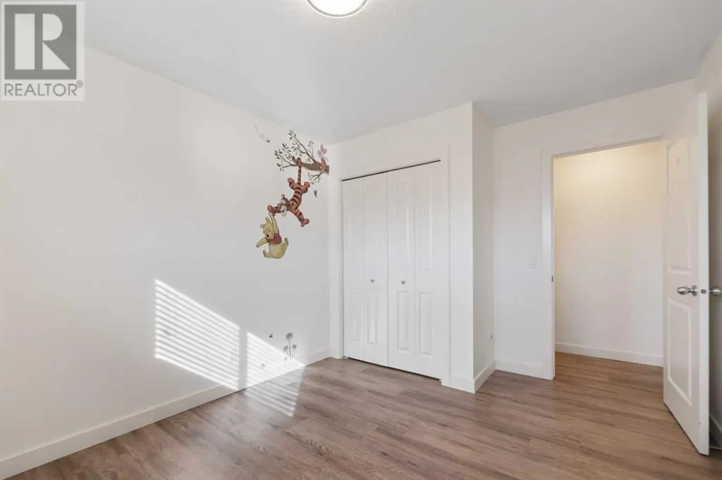 120 West Creek Green
