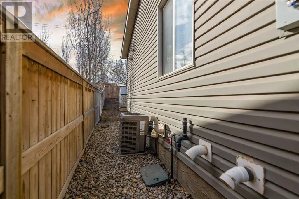 120 West Creek Green