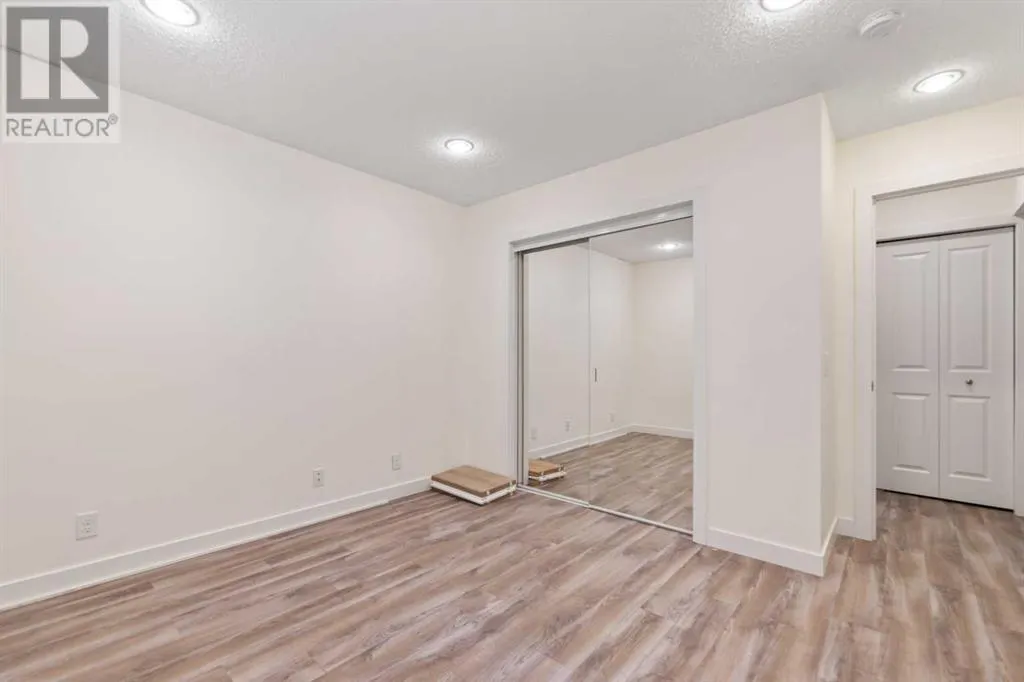 120 West Creek Green
