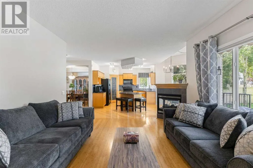 11 Simcoe Crescent SW