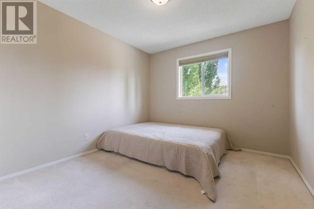 11 Simcoe Crescent SW