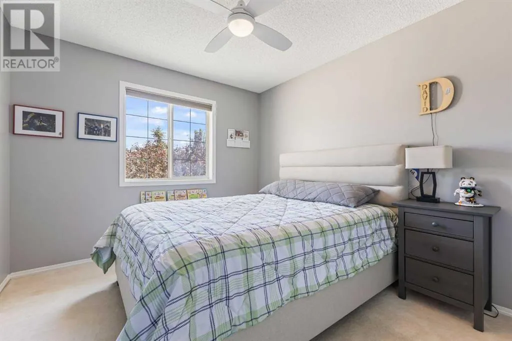 11 Simcoe Crescent SW