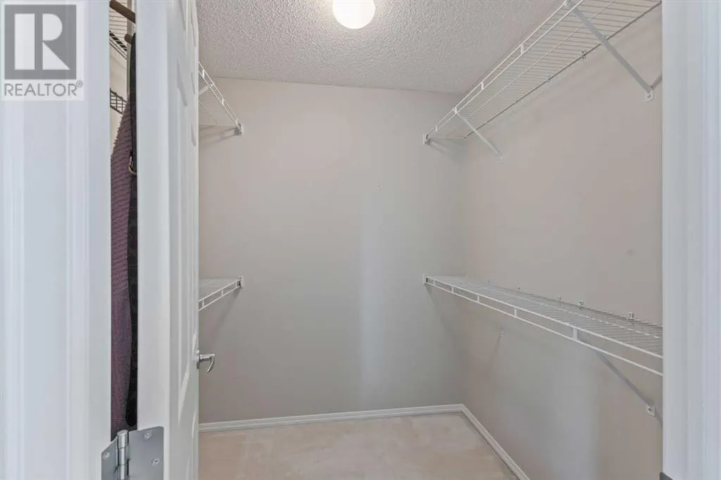 11 Simcoe Crescent SW
