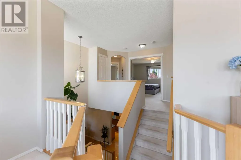 11 Simcoe Crescent SW