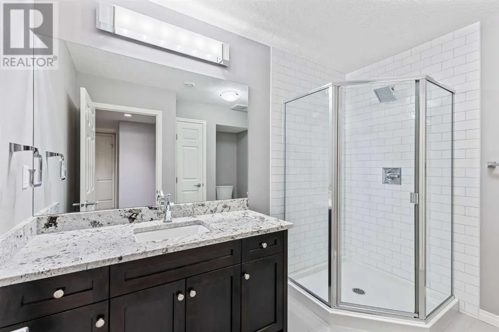 11 Simcoe Crescent SW