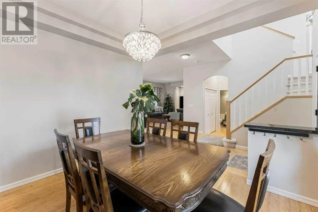 11 Simcoe Crescent SW