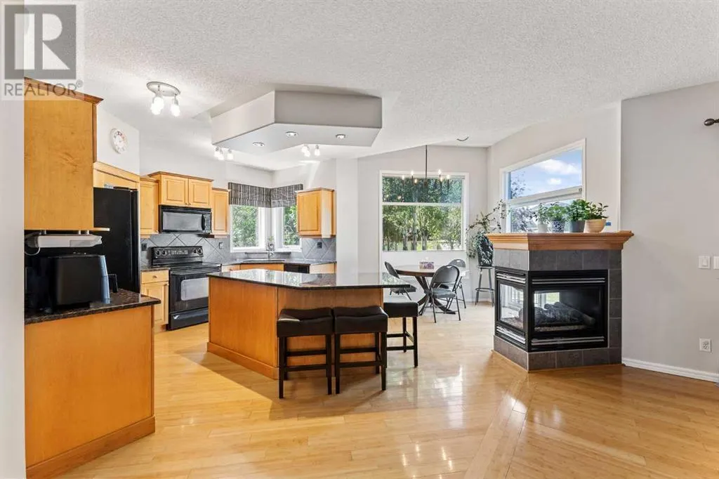 11 Simcoe Crescent SW