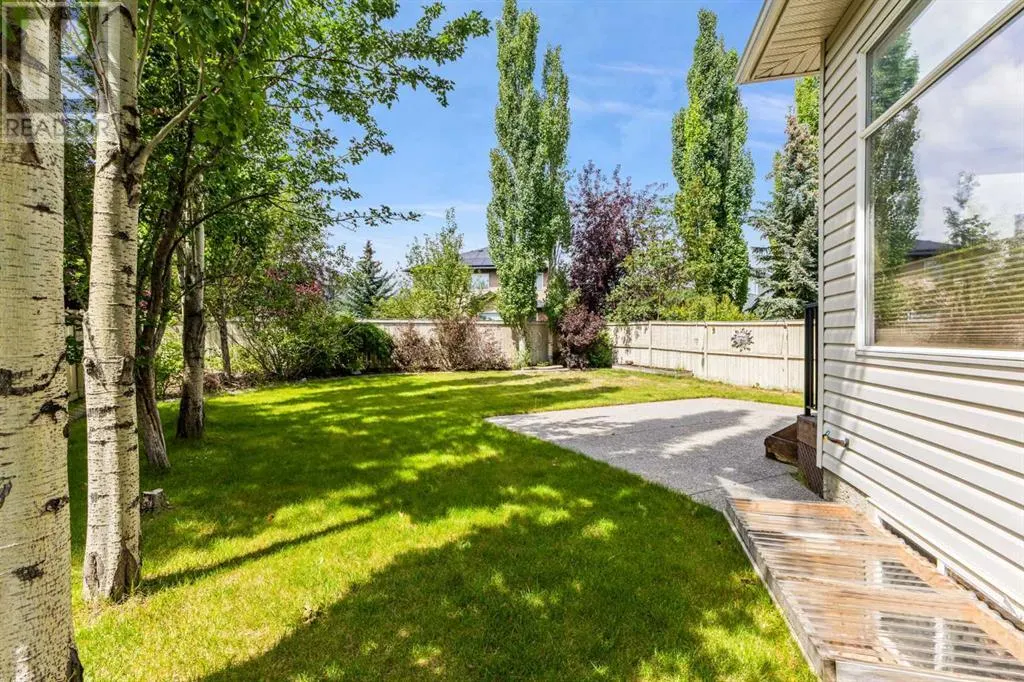 11 Simcoe Crescent SW
