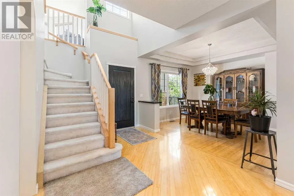 11 Simcoe Crescent SW