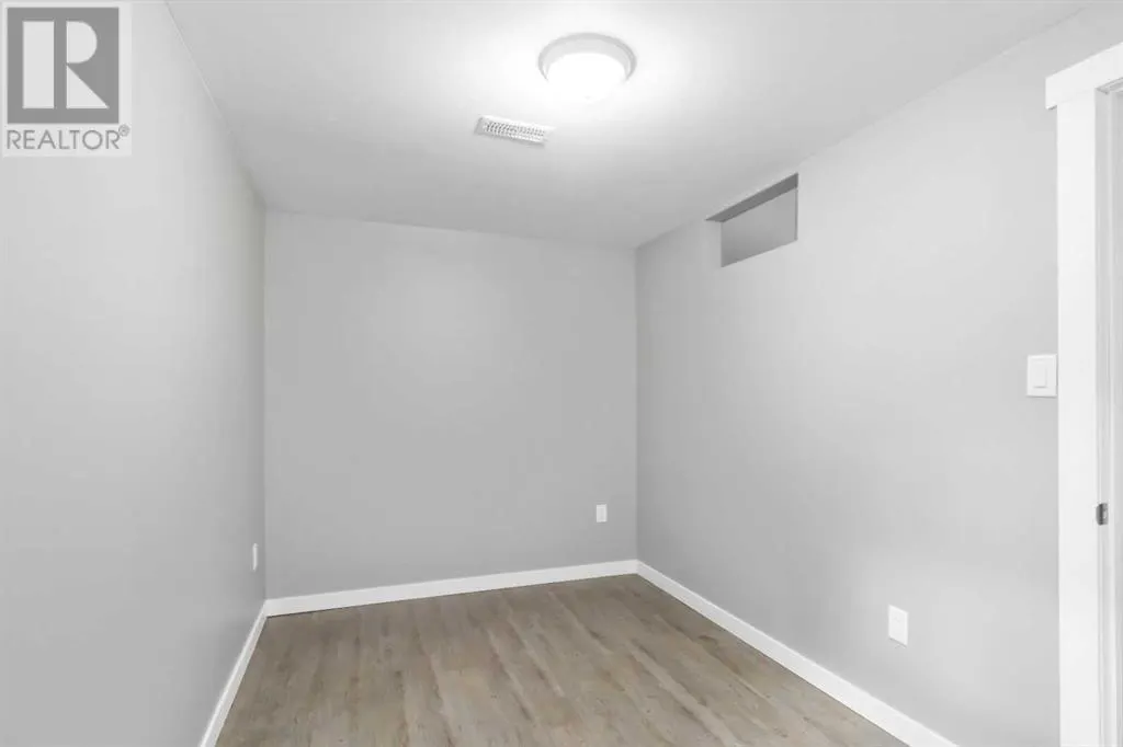 61, 711 Beacon Hill