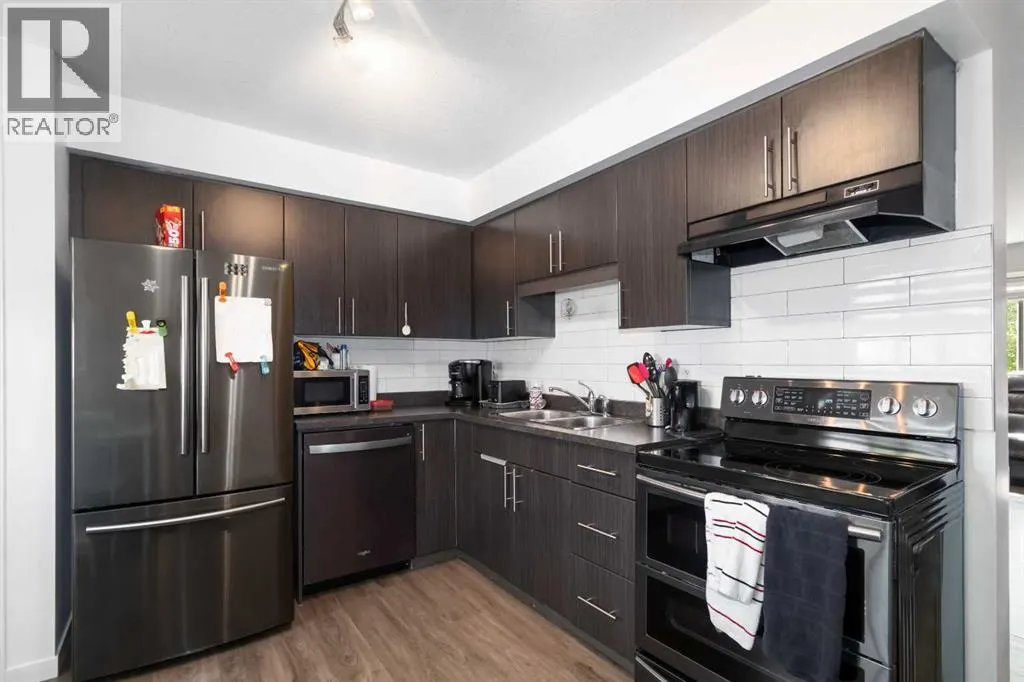 61, 711 Beacon Hill