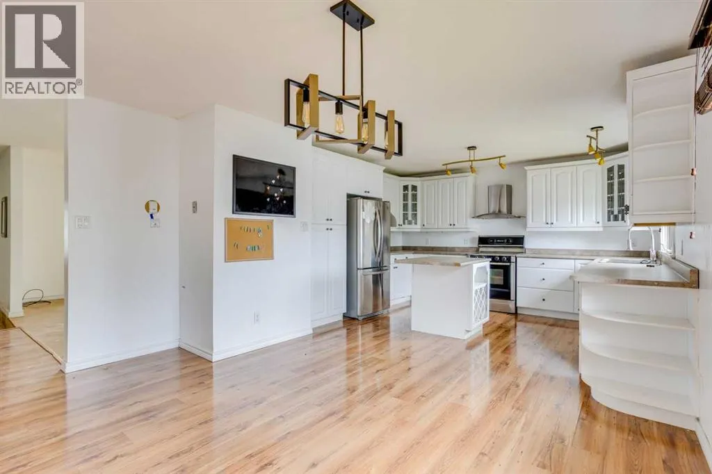 129 Robin Crescent