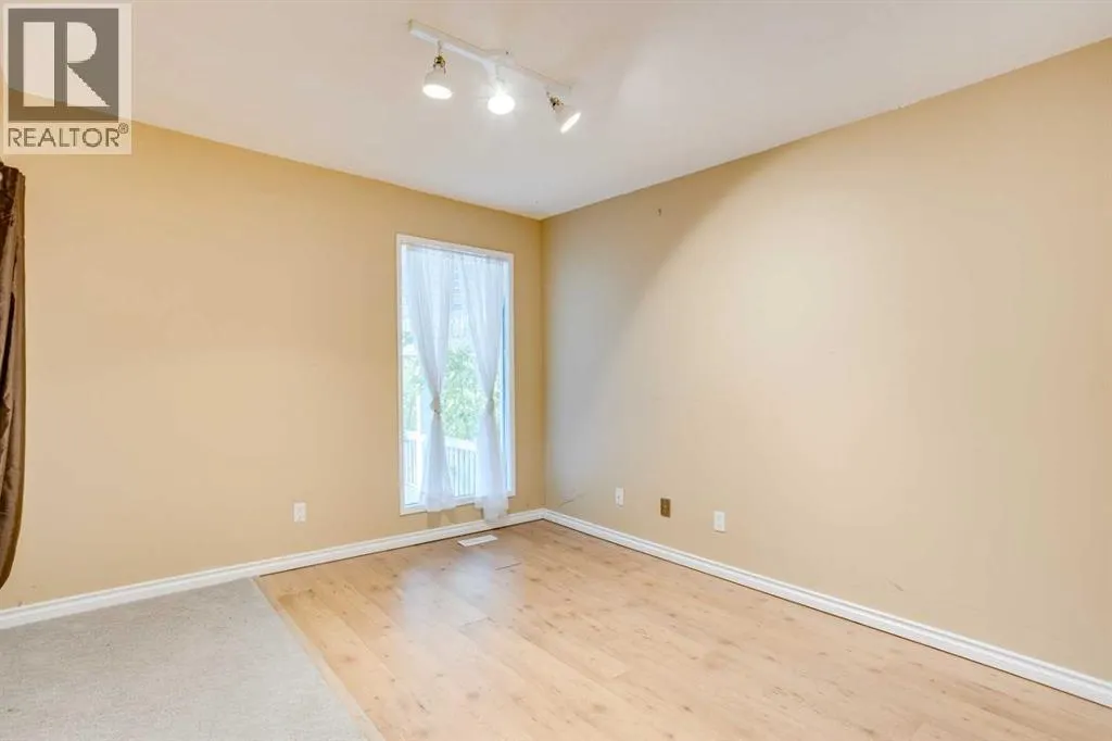 129 Robin Crescent