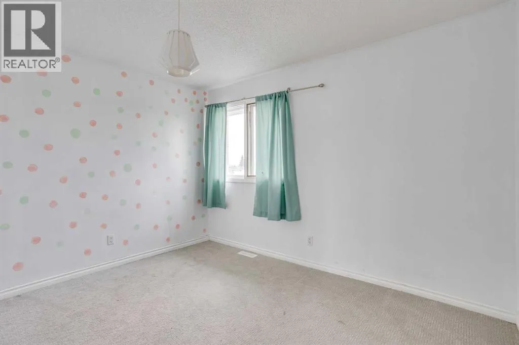129 Robin Crescent