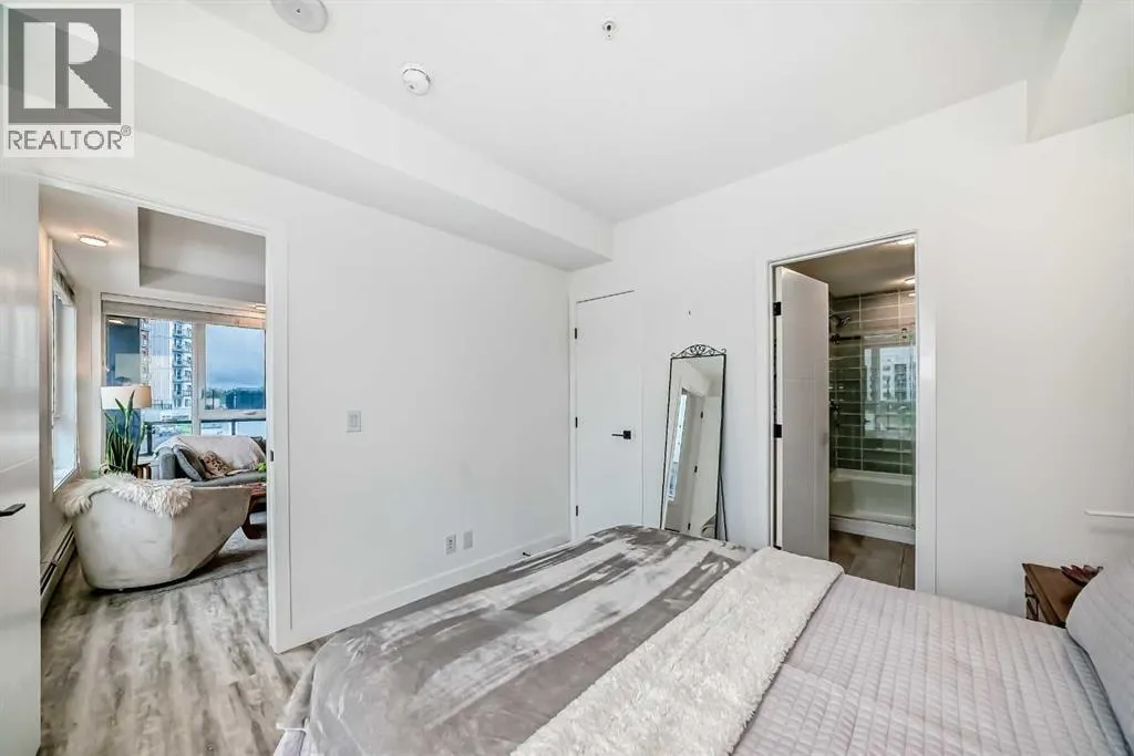 227, 4138 University Avenue NW