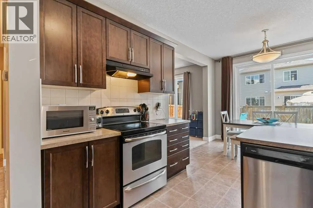 6 Windwood Grove SW