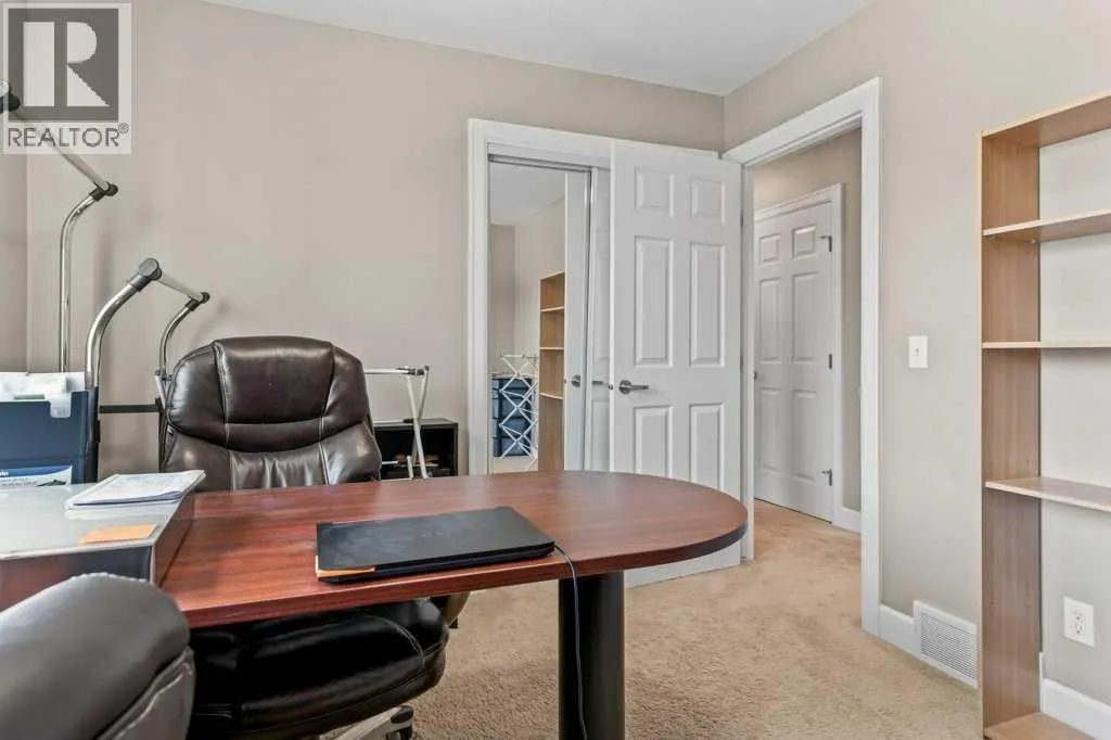 6 Windwood Grove SW